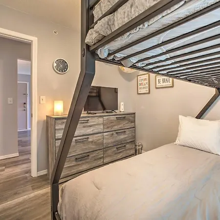 Cozy Condo With Pool Access In The Heart Of Branson!